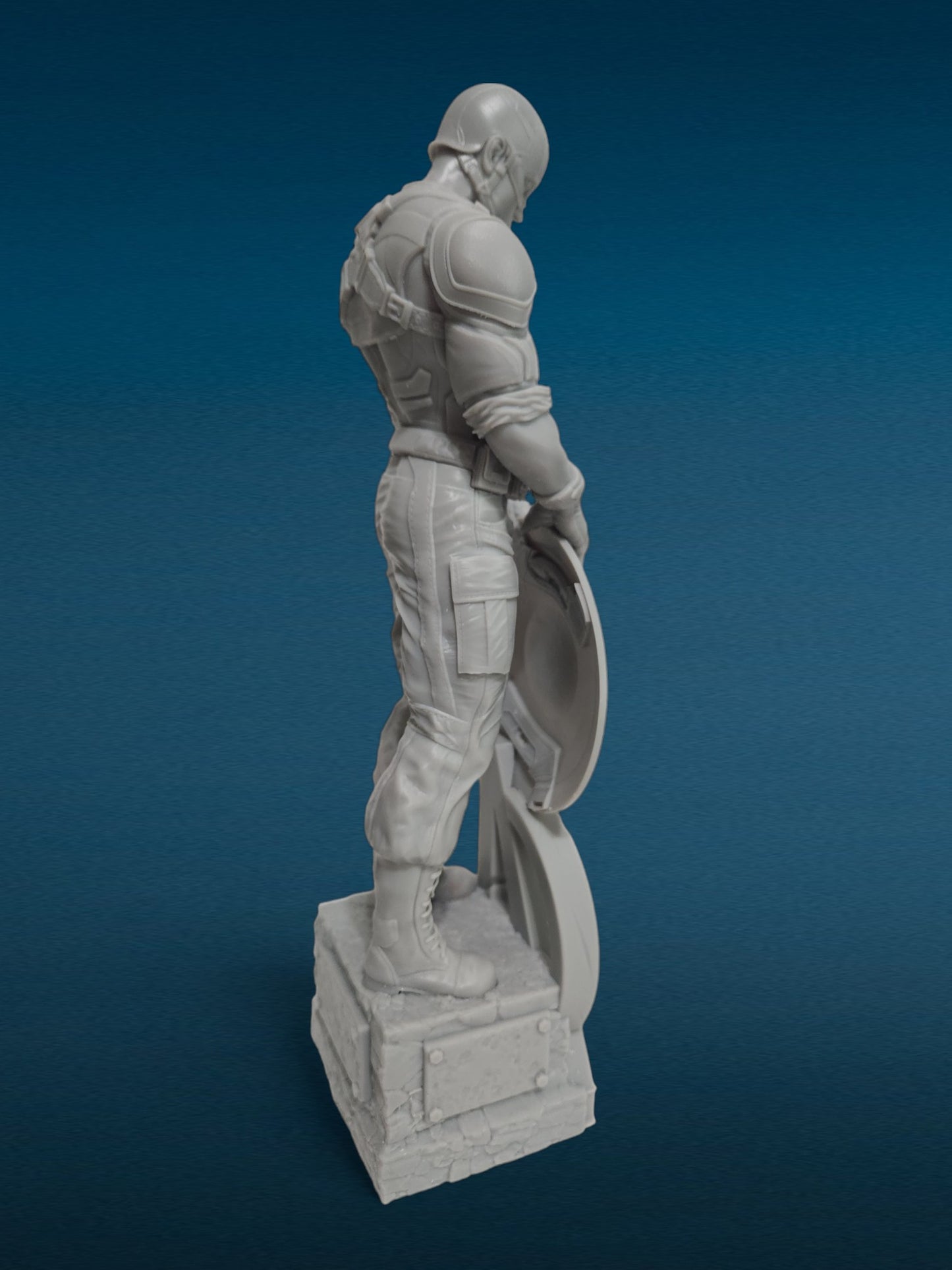Captain America (Helmet) - Avengers 3D Resin Figurine: Unpainted Fan Art (11 Inch)