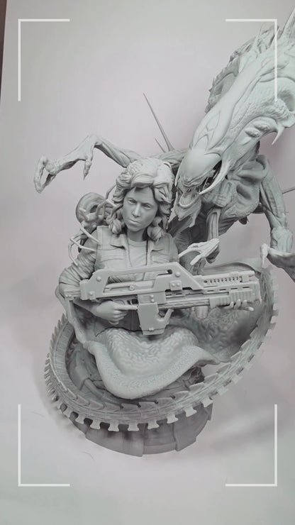 Ellen Ripley Alien - 3D Resin Figurine: Unpainted Fan Art (12 Inch)